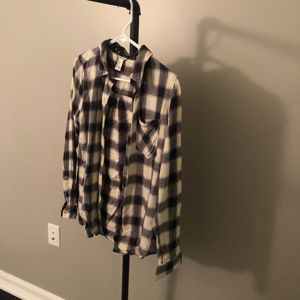 Forever 21 white, gray and black checkered shirt